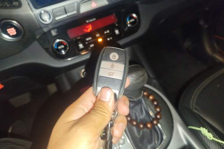 Used Kia Sportage R 2016 2.0L Automatic Two-Wheel Drive GLS Trim Vehicle Key