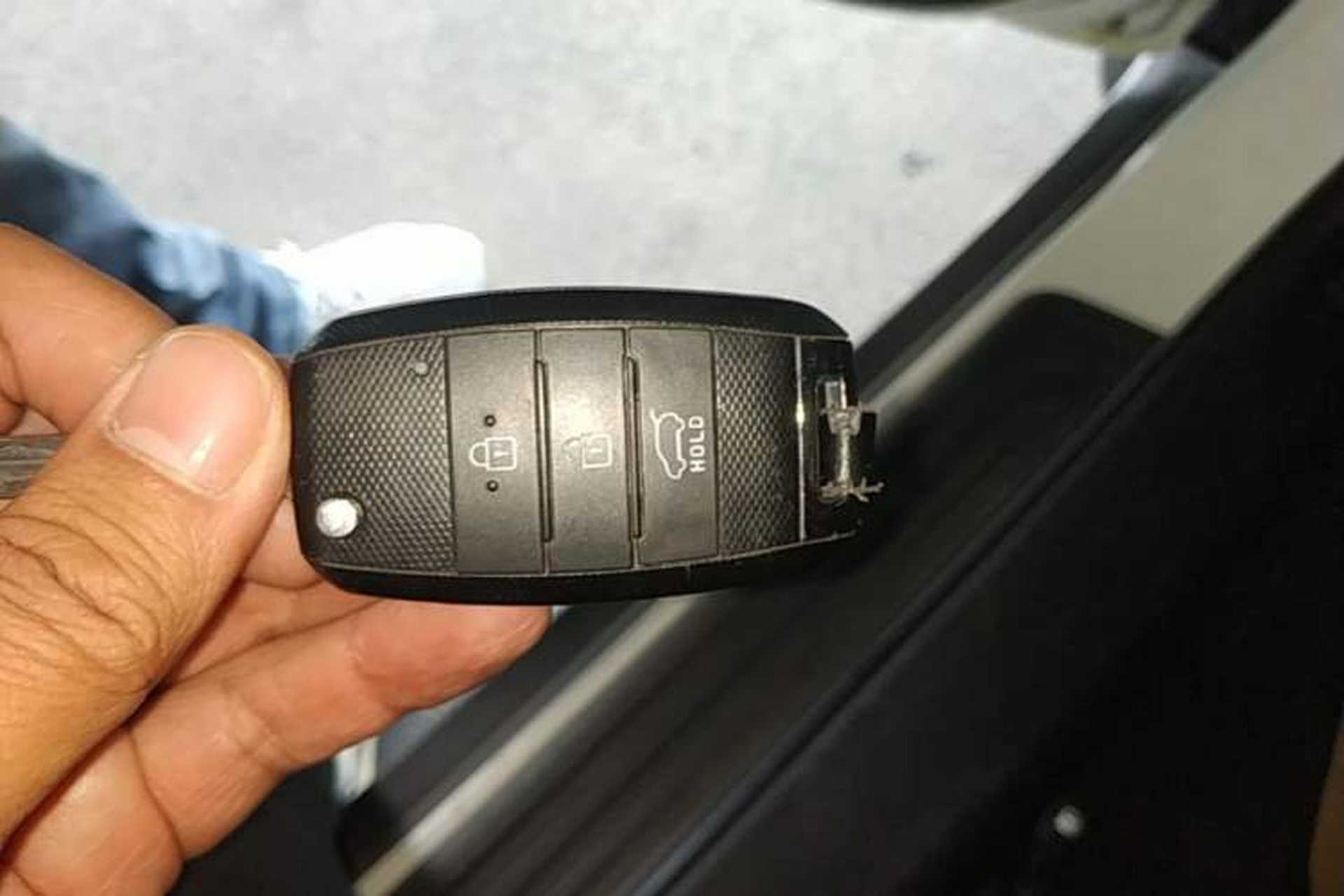 Used Kia Sportage R 2016 2.0L Automatic Two-Wheel Drive GL Vehicle Key