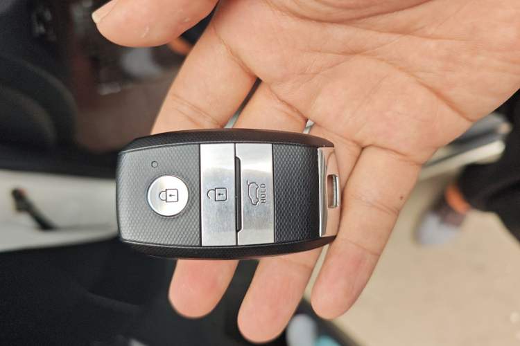 Used Kia Sportage R 2016 2.0L Automatic Two-Wheel Drive DLX Vehicle Key