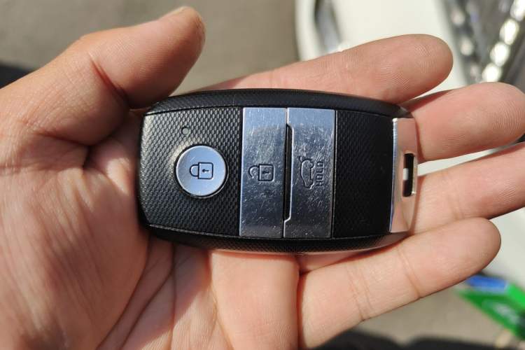 Used Kia Sportage R 2016 2.0L Automatic Two-Wheel Drive DLX Vehicle Key