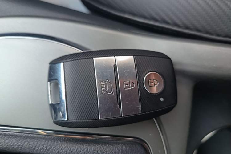 Used Kia Sportage R 2016 2.0L Automatic Two-Wheel Drive DLX Vehicle Key