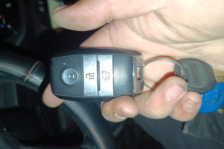 Used Kia Sportage R 2016 2.0L Automatic Two-Wheel Drive DLX Vehicle Key