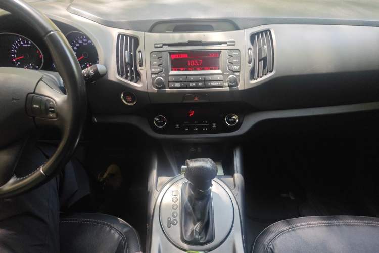 Used Kia Sportage R 2016 2.0L Automatic Two-Wheel Drive GLS Trim Audio And AC Panel