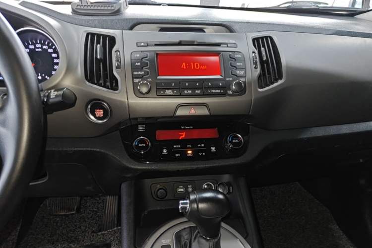Used Kia Sportage R 2016 2.0L Automatic Two-Wheel Drive GLS Trim Audio And AC Panel