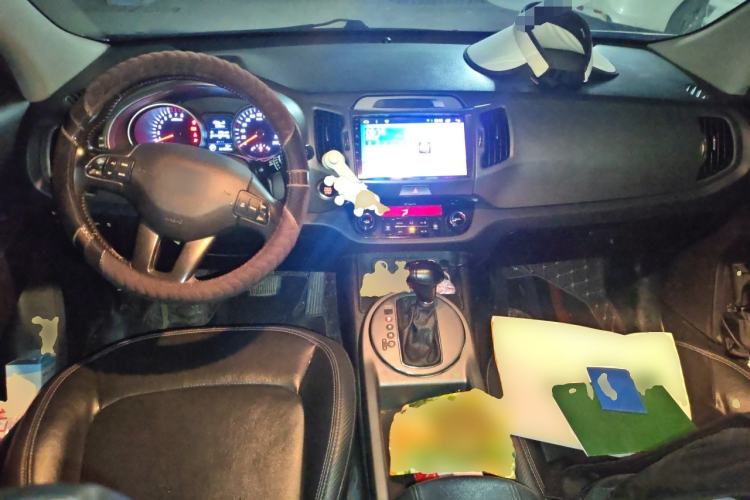 Used Kia Sportage R 2016 2.0L Automatic Two-Wheel Drive GLS Trim Center Console