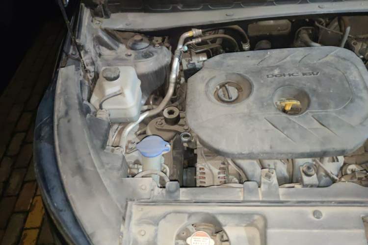Used Kia Sportage R 2016 2.0L Manual Two-Wheel Drive GL Trim Engine Bay Right