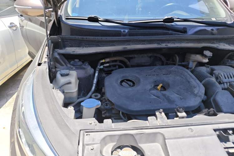 Used Kia Sportage R 2016 2.0L Automatic Two-Wheel Drive DLX Engine Bay Right