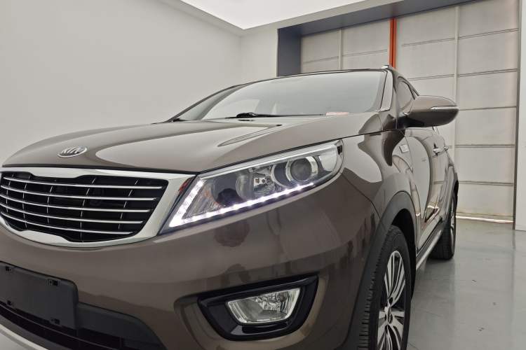 Used Kia Sportage R 2016 2.0L Automatic Two-Wheel Drive DLX Exterior 1