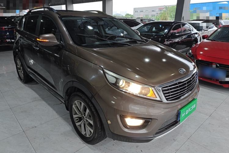 Used Kia Sportage R 2016 2.0L Automatic Two-Wheel Drive GLS Trim Front Right 45 Deg