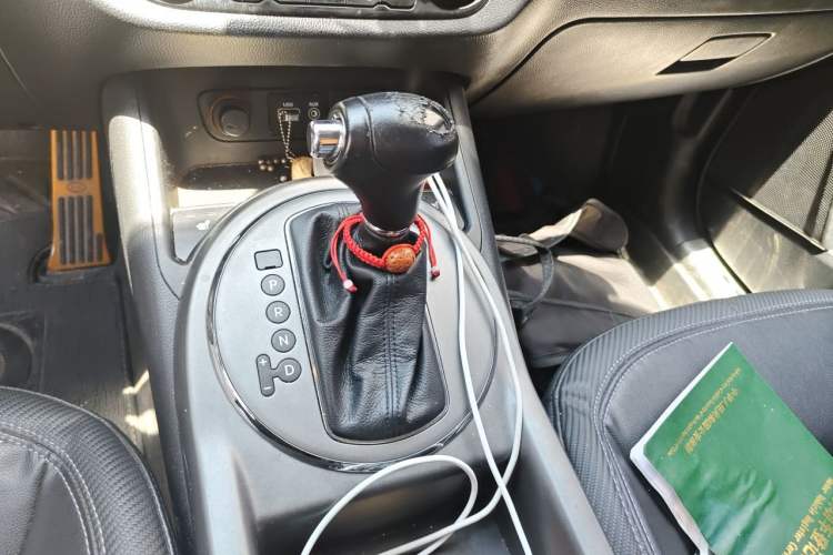 Used Kia Sportage R 2016 2.0L Automatic Two-Wheel Drive DLX Gear Lever