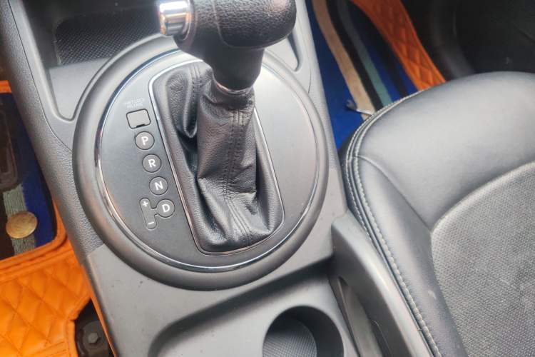 Used Kia Sportage R 2016 2.0L Automatic Two-Wheel Drive GL Gear Lever