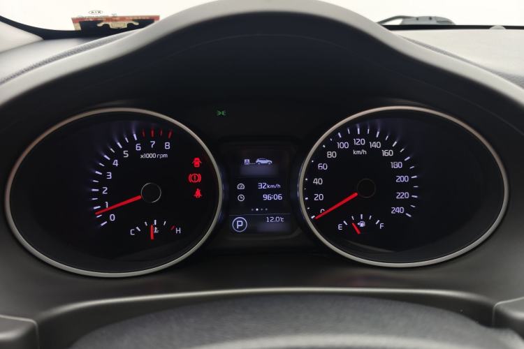 Used Kia Sportage R 2016 2.0L Automatic Two-Wheel Drive DLX Interior 13
