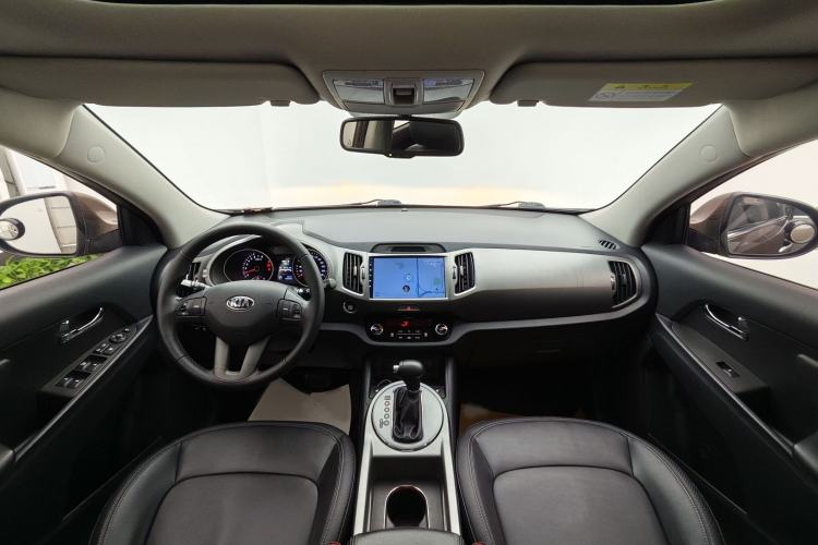 Used Kia Sportage R 2016 2.0L Automatic Two-Wheel Drive DLX Interior 8