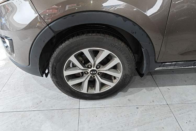Used Kia Sportage R 2016 2.0L Automatic Two-Wheel Drive GLS Trim Left Front Wheel Hub