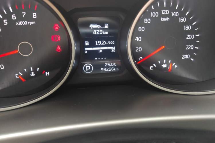 Used Kia Sportage R 2016 2.0L Automatic Two-Wheel Drive DLX Odometer Close Up