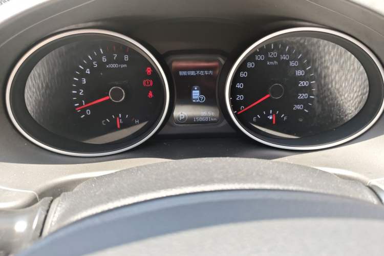 Used Kia Sportage R 2016 2.0L Automatic Two-Wheel Drive DLX Odometer Close Up