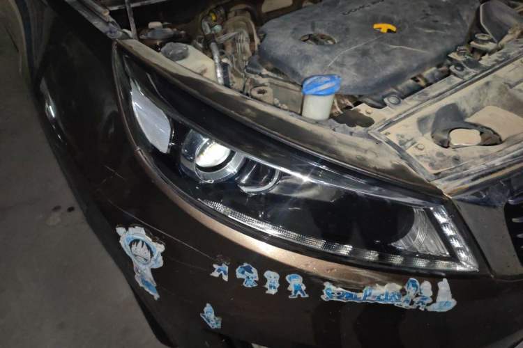 Used Kia Sportage R 2016 2.0L Automatic Two-Wheel Drive GLS Trim Right Front Headlight