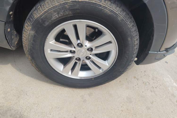 Used Kia Sportage R 2016 2.0L Automatic Two-Wheel Drive GL Right Front Wheel Hub
