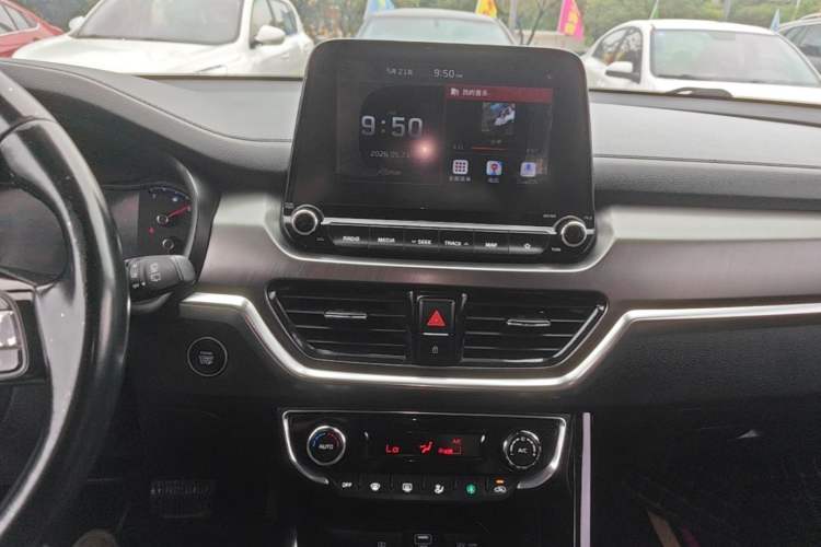 Used Kia Sportage R 2018 2.0L Automatic Smart Luxury Version China V Standard Audio And AC Panel