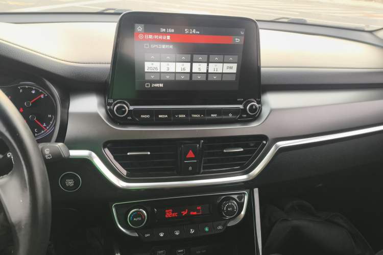 Used Kia Sportage R 2018 2.0L Automatic Smart Luxury Version China V Standard Audio And AC Panel