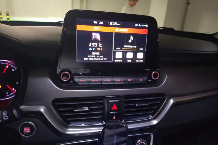 Used Kia Sportage R 2018 2.0L Automatic Smart Luxury Version China V Standard Audio And AC Panel