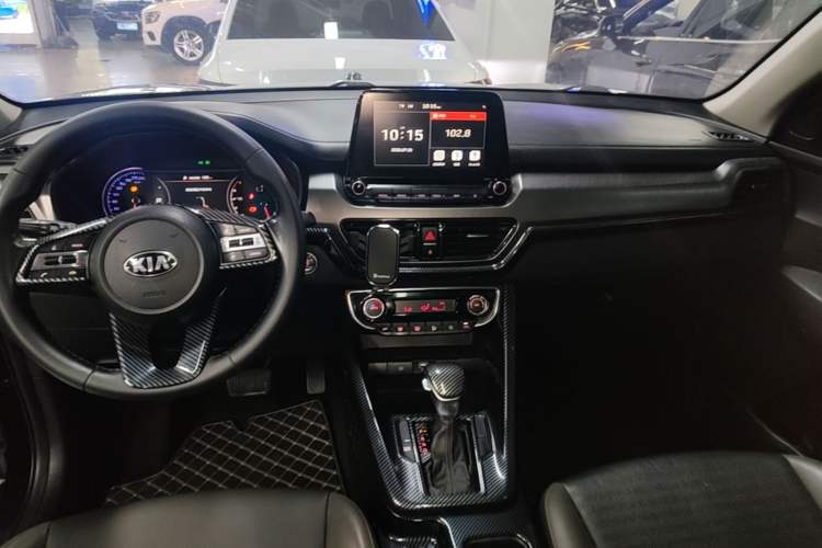 Used Kia Sportage R 2018 2.0L Automatic Smart Luxury Version China V Standard Audio And AC Panel