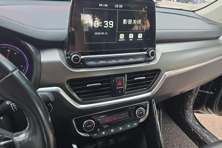 Used Kia Sportage R 2018 2.0L Automatic Smart Luxury Version China V Standard Audio And AC Panel
