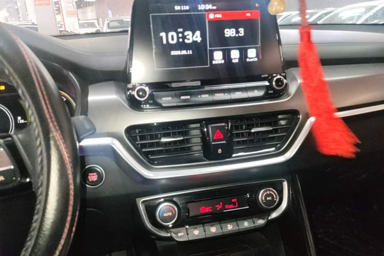 Used Kia Sportage R 2018 2.0L Automatic Smart Luxury Version China V Standard Audio And AC Panel