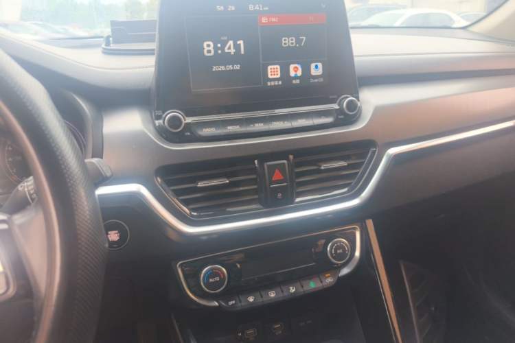 Used Kia Sportage R 2018 2.0L Automatic Smart Luxury Version China V Standard Audio And AC Panel