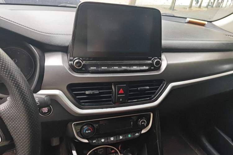 Used Kia Sportage R 2018 2.0L Automatic Smart Luxury Version China V Standard Audio And AC Panel