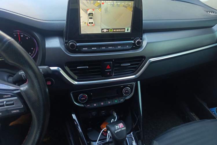 Used Kia Sportage R 2018 2.0L Automatic Smart Luxury Version China V Standard Audio And AC Panel