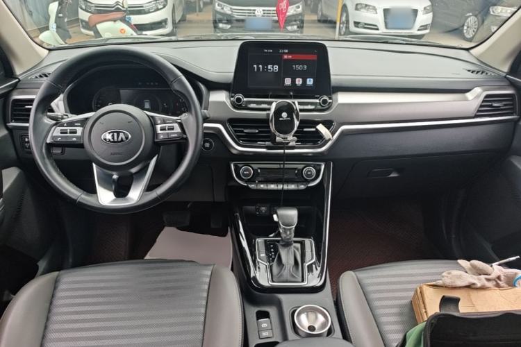 Used Kia Sportage R 2018 2.0L Automatic Smart Luxury Version China V Standard Center Console