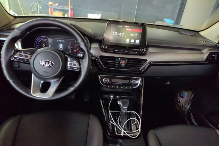 Used Kia Sportage R 2018 2.0L Automatic Smart Luxury Version China V Standard Center Console