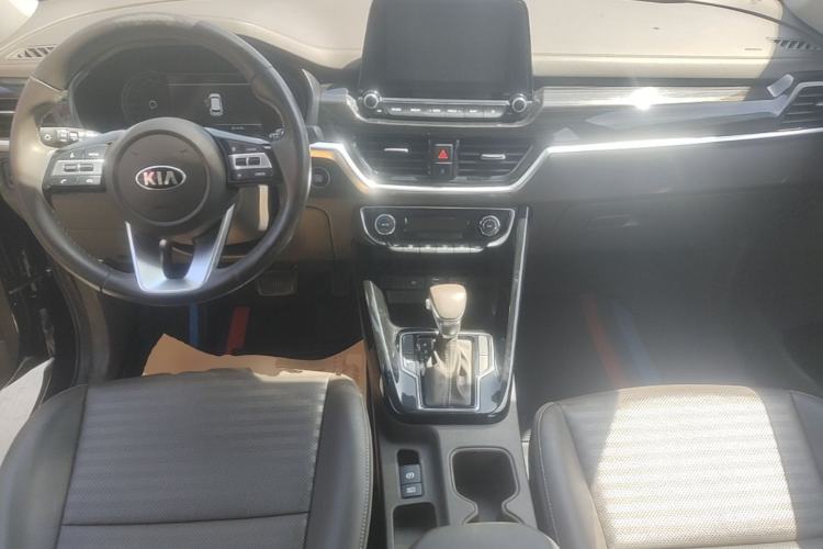 Used Kia Sportage R 2018 2.0L Automatic Smart Luxury Version China V Standard Center Console