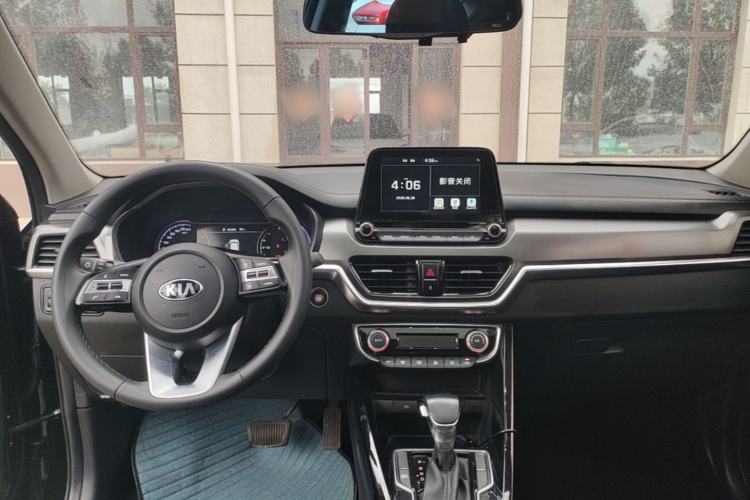 Used Kia Sportage R 2018 2.0L Automatic Smart Luxury Version China V Standard Center Console