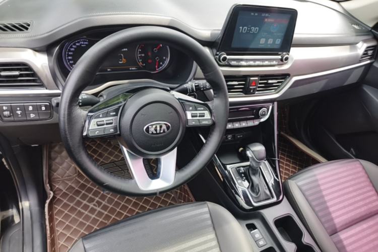 Used Kia Sportage R 2018 2.0L Automatic Smart Luxury Version China V Standard Center Console