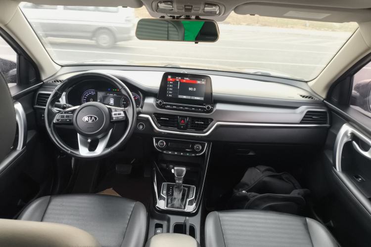 Used Kia Sportage R 2018 2.0L Automatic Smart Luxury Version China V Standard Center Console