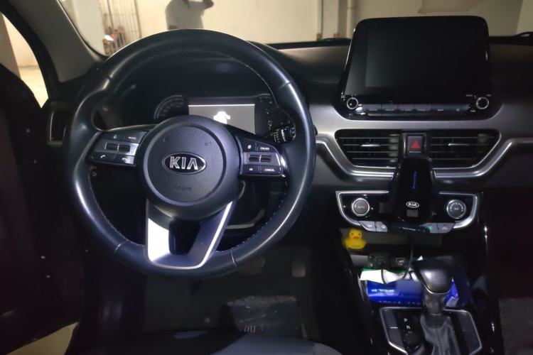 Used Kia Sportage R 2018 2.0L Automatic Smart Luxury Version China V Standard Center Console