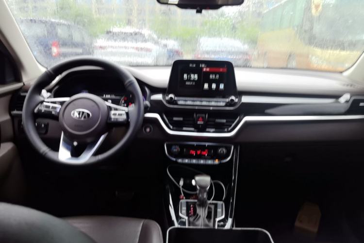 Used Kia Sportage R 2018 2.0L Automatic Smart Luxury Version China V Standard Center Console