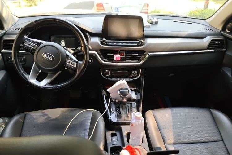 Used Kia Sportage R 2018 2.0L Automatic Smart Luxury Version China V Standard Center Console