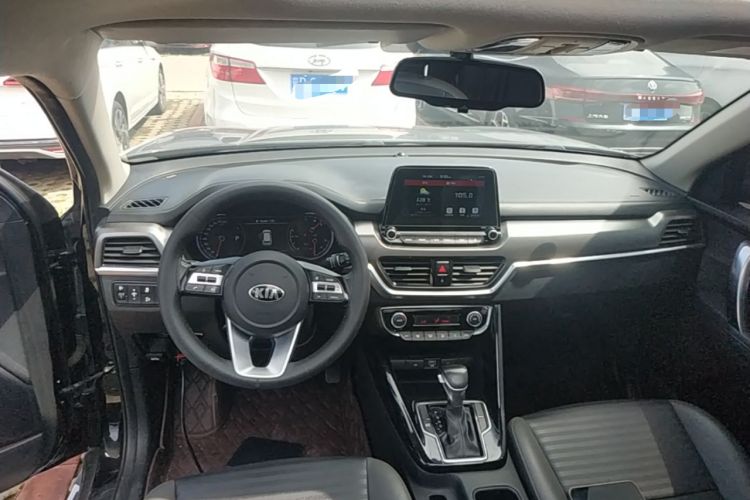 Used Kia Sportage R 2018 2.0L Automatic Smart Luxury Version China V Standard Center Console