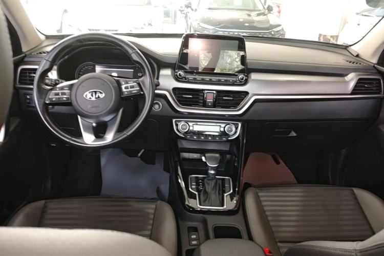 Used Kia Sportage R 2018 2.0L Automatic Smart Luxury Version China V Standard Center Console