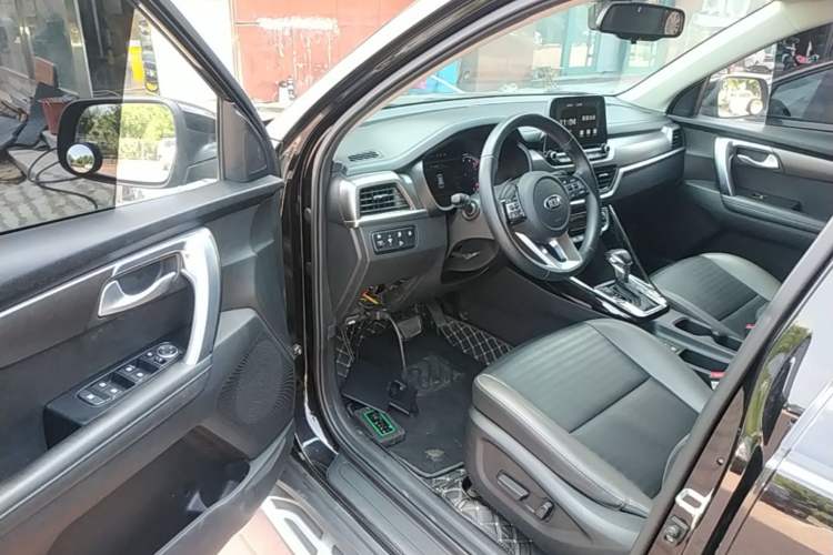 Used Kia Sportage R 2018 2.0L Automatic Smart Luxury Version China V Standard Driver Seat
