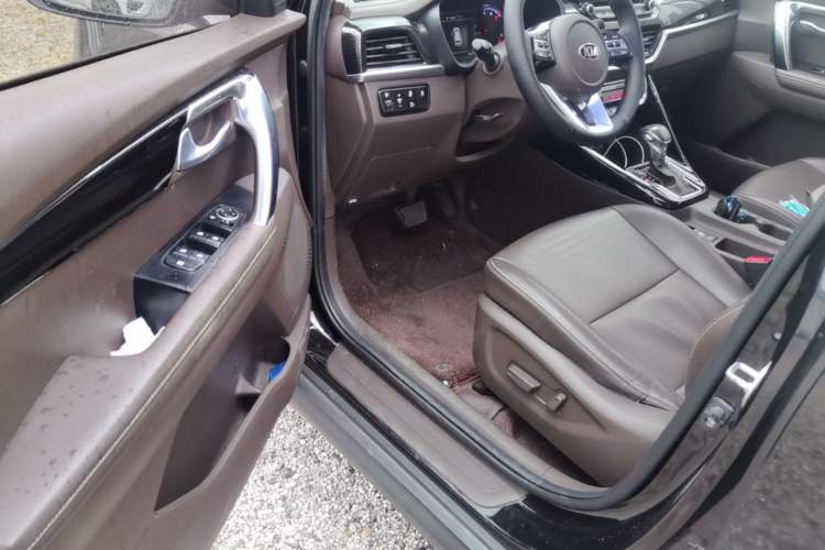 Used Kia Sportage R 2018 2.0L Automatic Smart Luxury Version China V Standard Driver Seat
