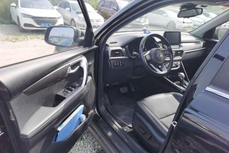 Used Kia Sportage R 2018 2.0L Automatic Smart Luxury Version China V Standard Driver Seat