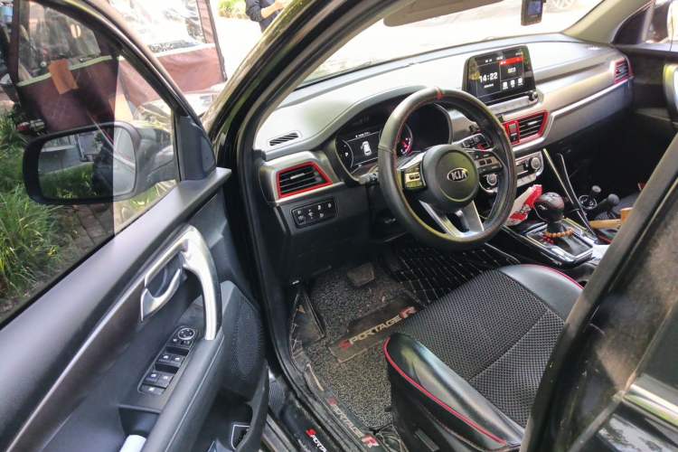 Used Kia Sportage R 2018 2.0L Automatic Smart Luxury Version China V Standard Driver Seat