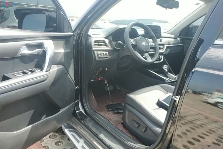 Used Kia Sportage R 2018 2.0L Automatic Smart Luxury Version China V Standard Driver Seat