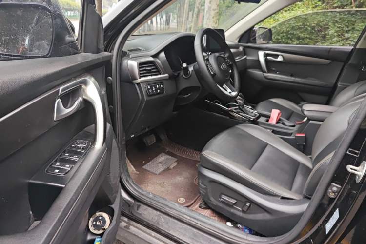Used Kia Sportage R 2018 2.0L Automatic Smart Luxury Version China V Standard Driver Seat