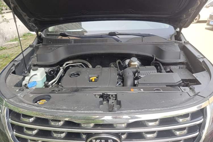 Used Kia Sportage R 2018 2.0L Automatic Smart Luxury Version China V Standard Engine Bay