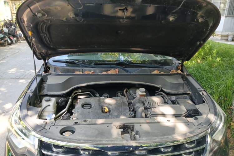 Used Kia Sportage R 2018 2.0L Automatic Smart Luxury Version China V Standard Engine Bay